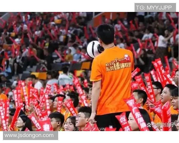 深圳篮球队状态变革引发热议球迷期待新赛季表现与未来发展